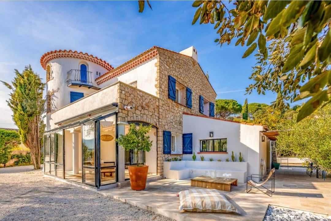 Charming renovated Mas with heated pool in Les Issambres