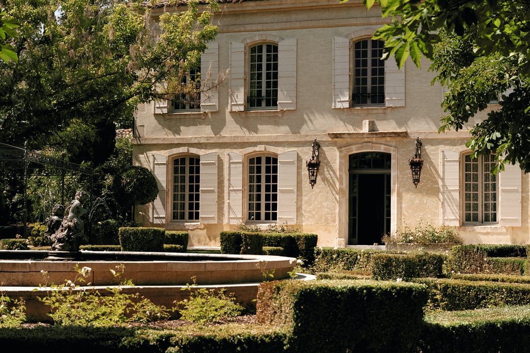 28 - Mas de Maussane: Villa: Exterior