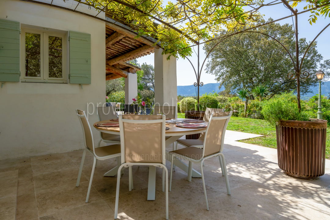 24 - Villa Provençale: Villa: Exterior