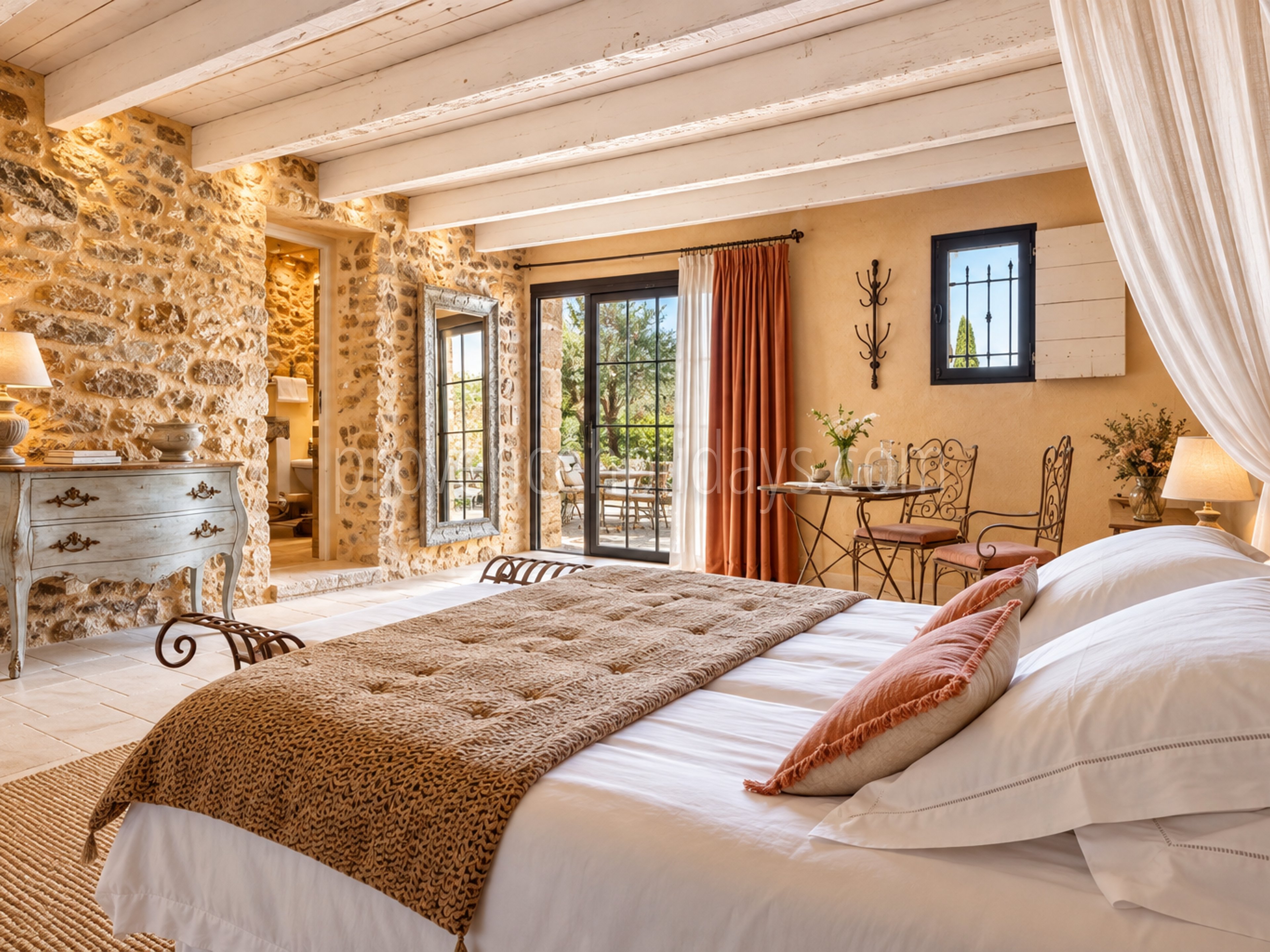 34 - Mas de Beaumes: Villa: Bedroom
