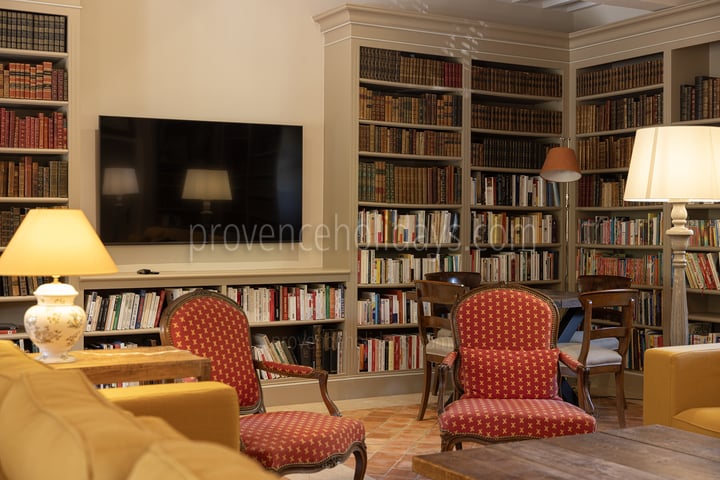 23 - Le Mas des Jardins: Villa: Interior