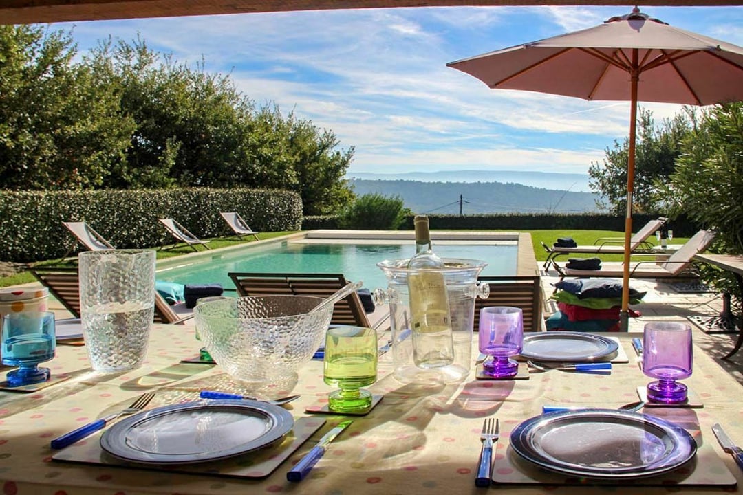 Grande maison à Gordes avec piscine chauffée