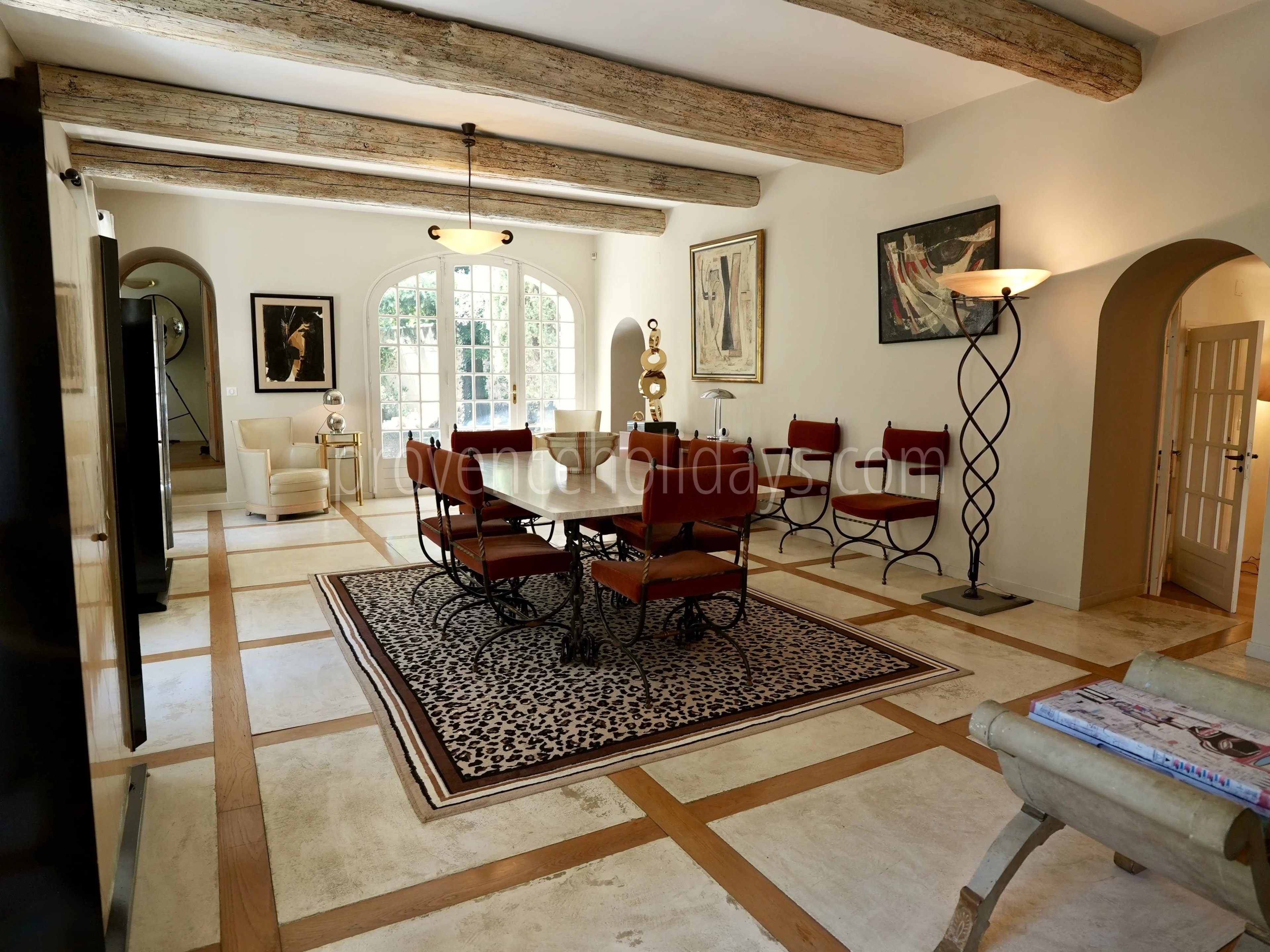 18 - Stone estate in Eygalières: Villa: Interior