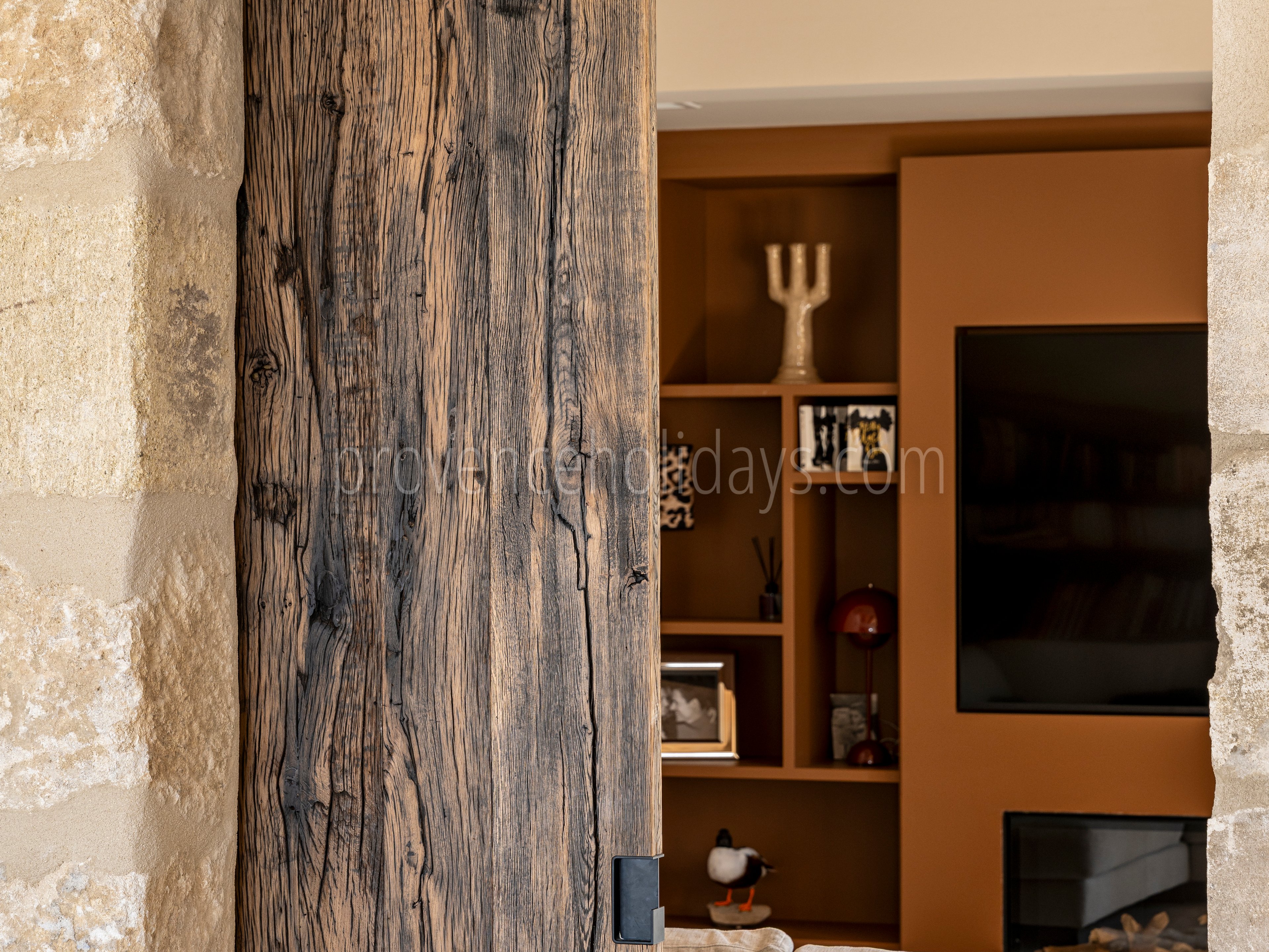 128 - Le Loup des Alpilles: Villa: Interior