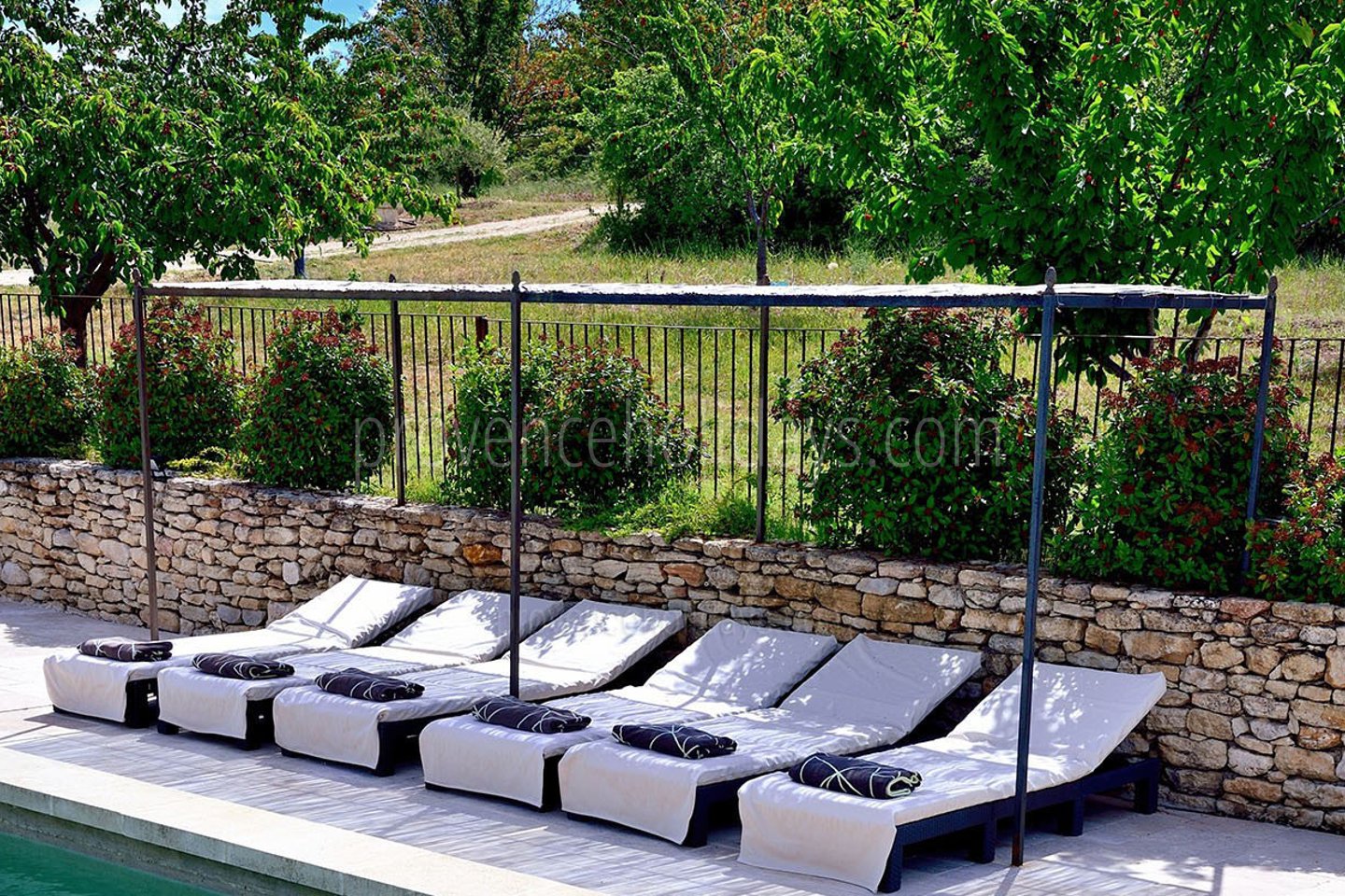 2 - La Bastide des Chênes: Villa: Exterior