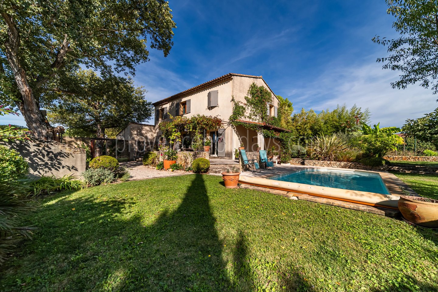 8 - Maison de caractère à Cabrières-d’Avignon: Villa: Exterior