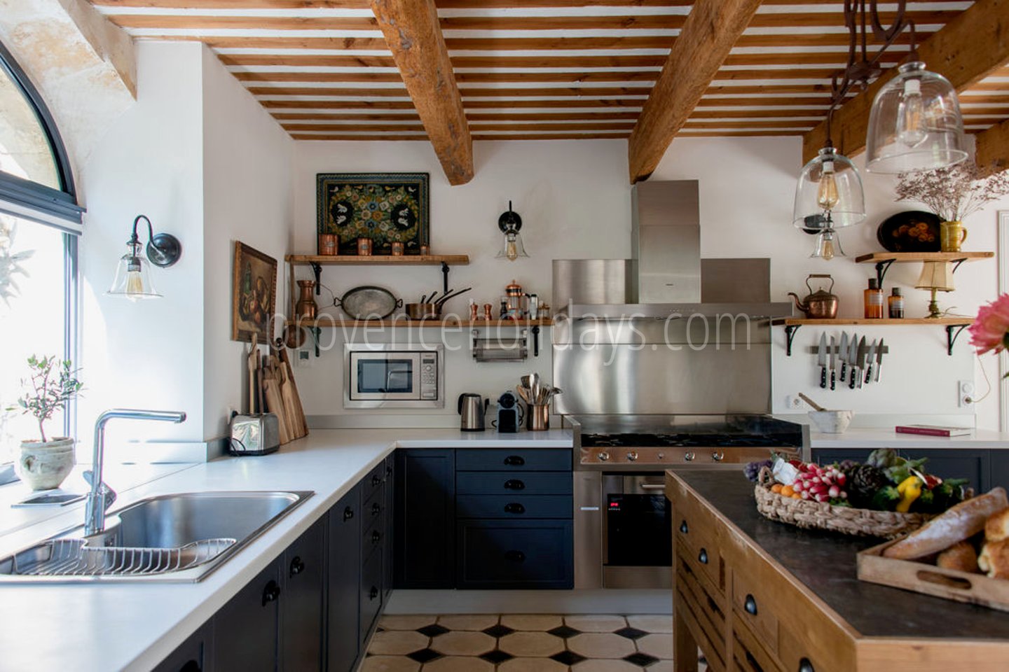 10 - Mas Mouriès: Villa: Interior