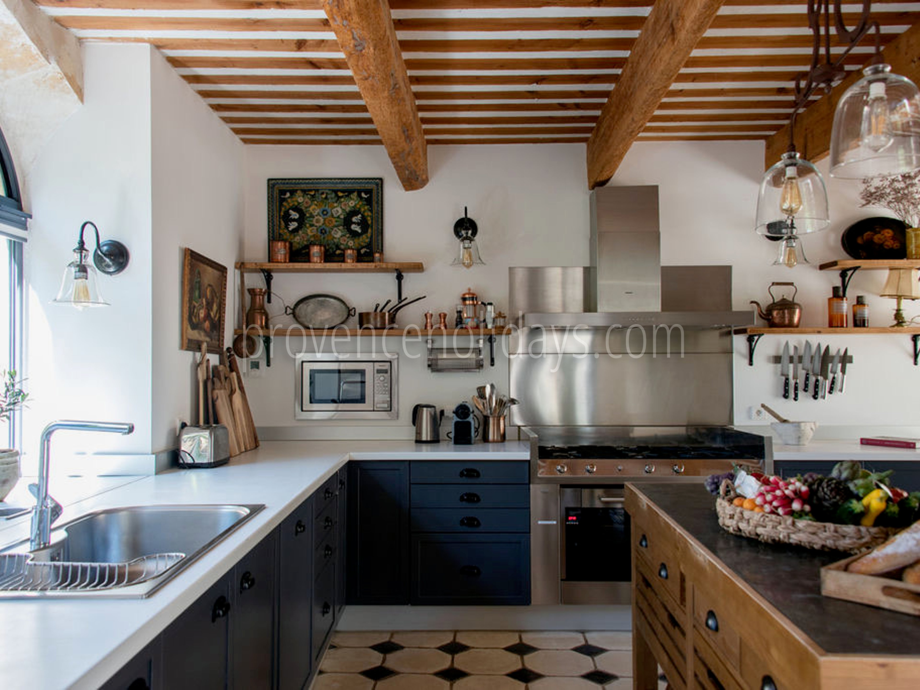 10 - Mas Mouriès: Villa: Interior