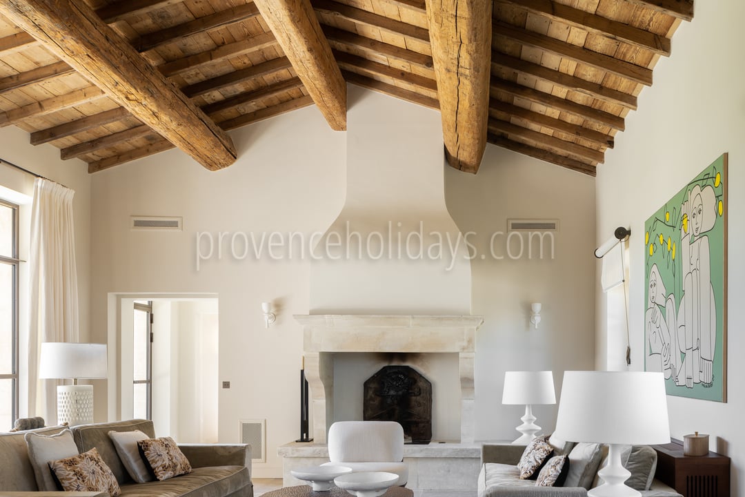 26 - Mas Chabaud: Villa: Interior