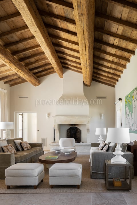 26 - Mas Chabaud: Villa: Interior