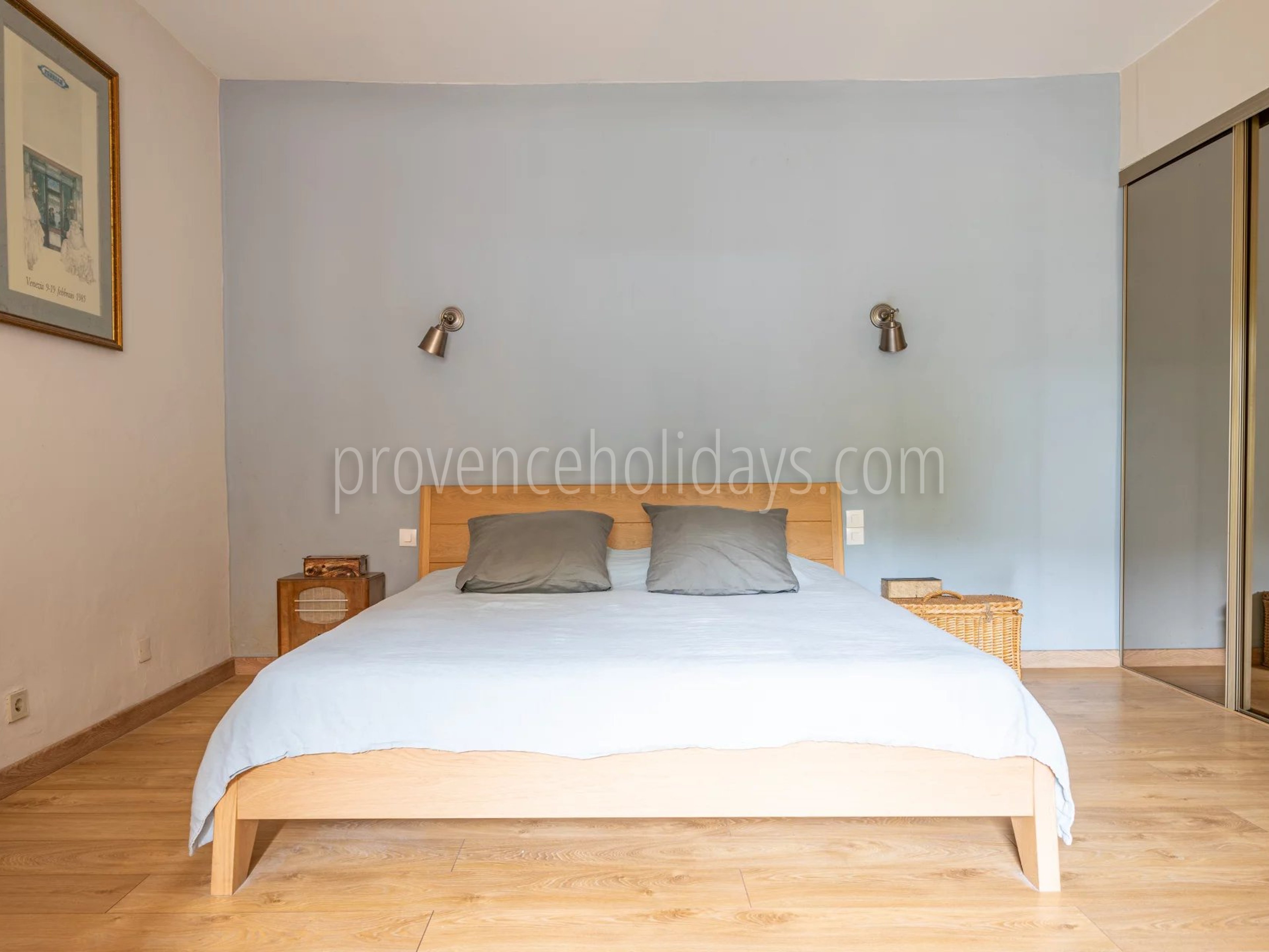 20 - Stone house in Ménerbes: Villa: Bedroom