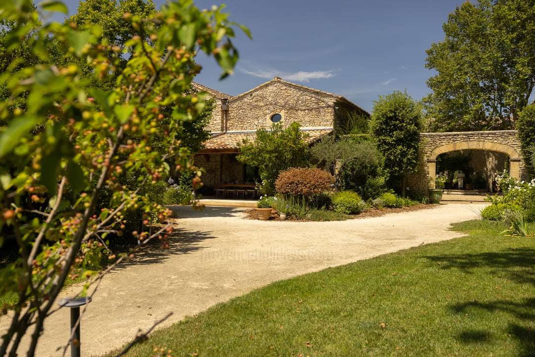 49 - Bastide Provençale: Villa: Exterior