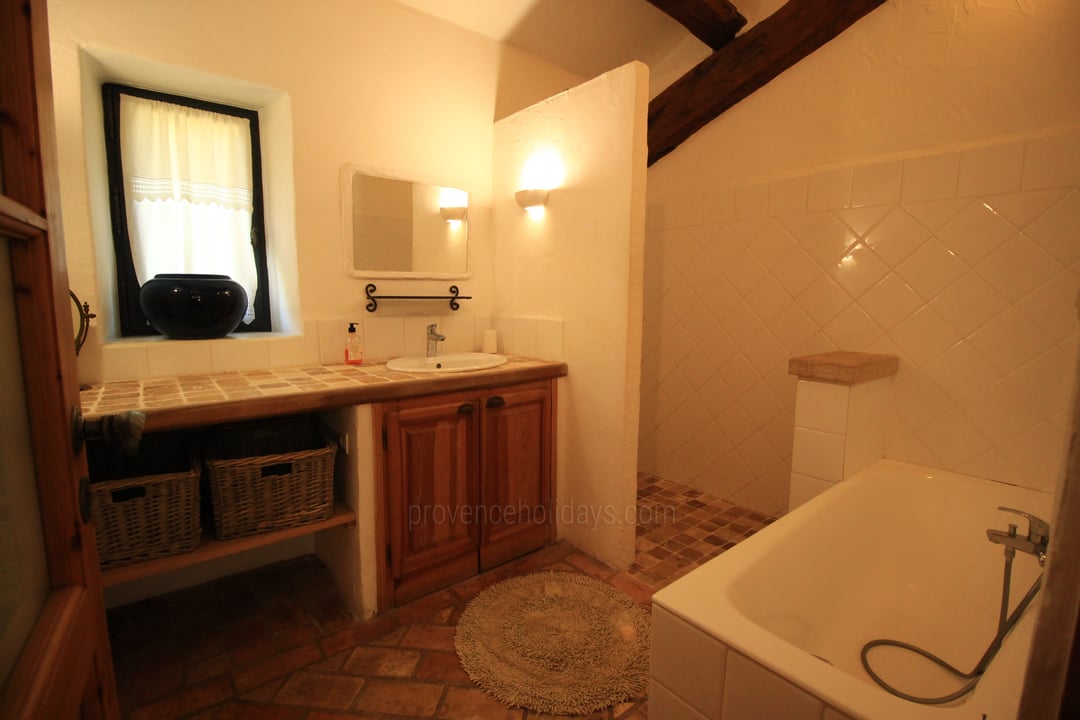 39 - Le Mas de la Combe: Villa: Bathroom