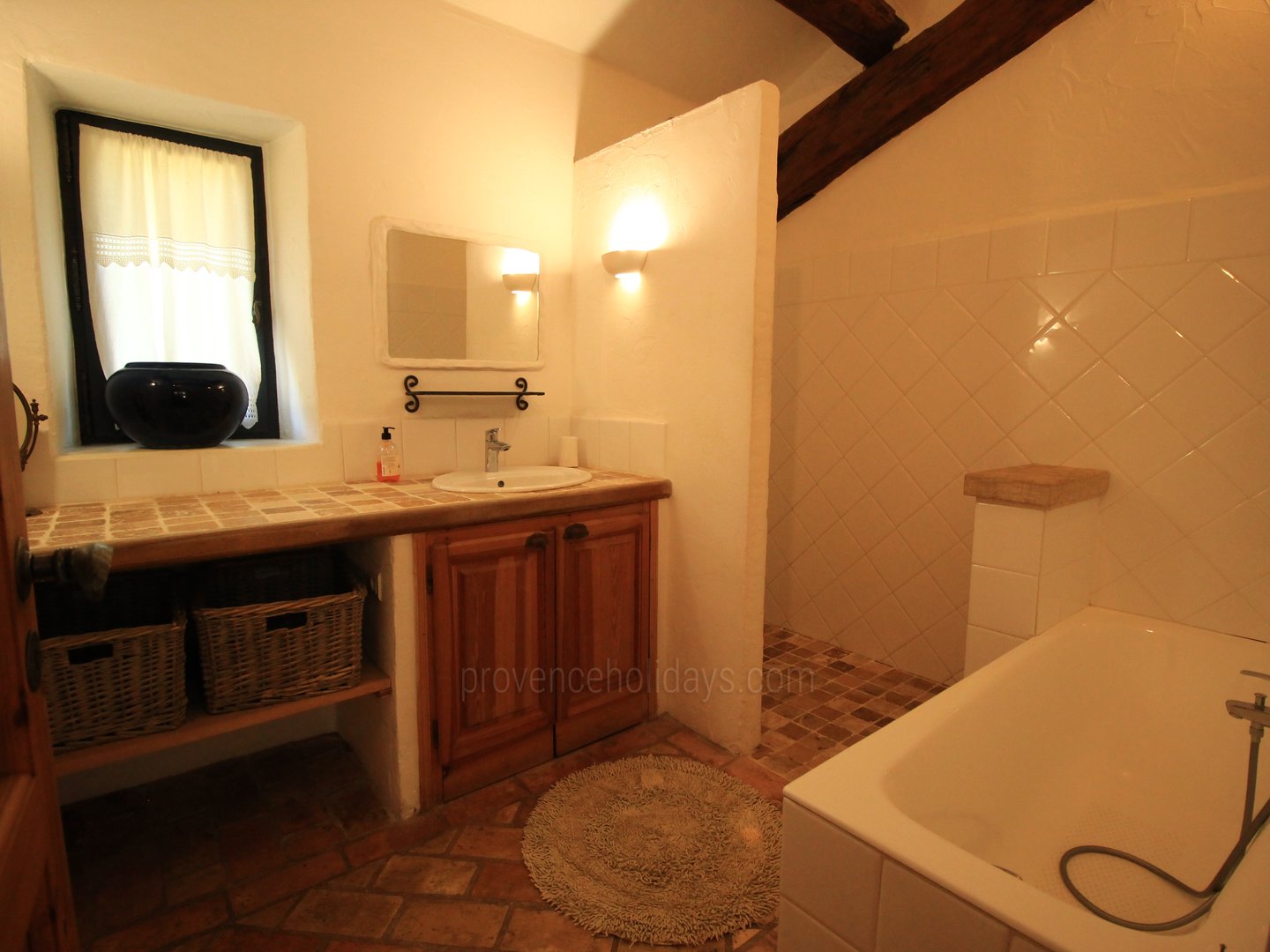 39 - Le Mas de la Combe: Villa: Bathroom