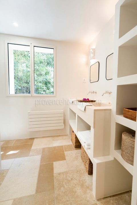 30 - Villa Luna: Villa: Bathroom