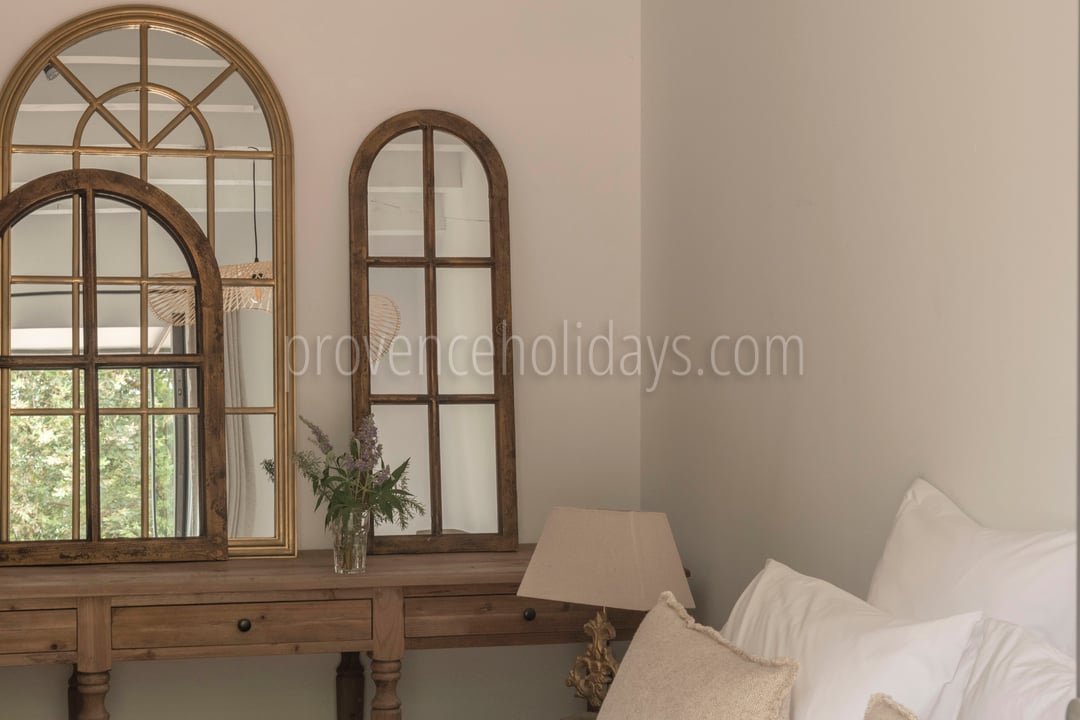 136 - Mas du Carlet: Villa: Bedroom 1