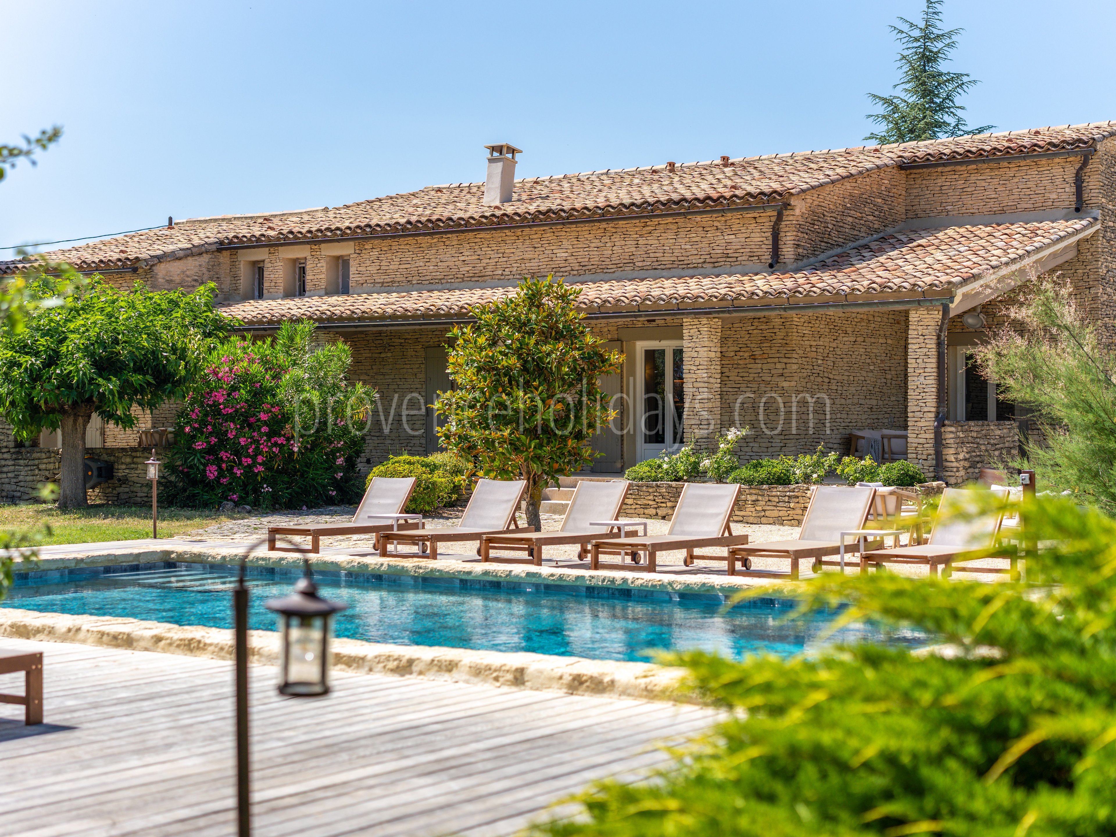 3 - Villa Sérénité du Luberon: Villa: Exterior