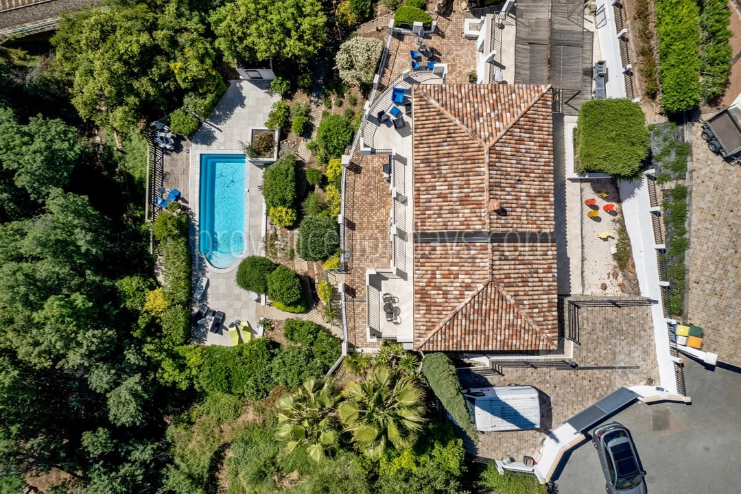 11 - Zeitgenössische Villa in Saint-Raphaël: Villa: Pool
