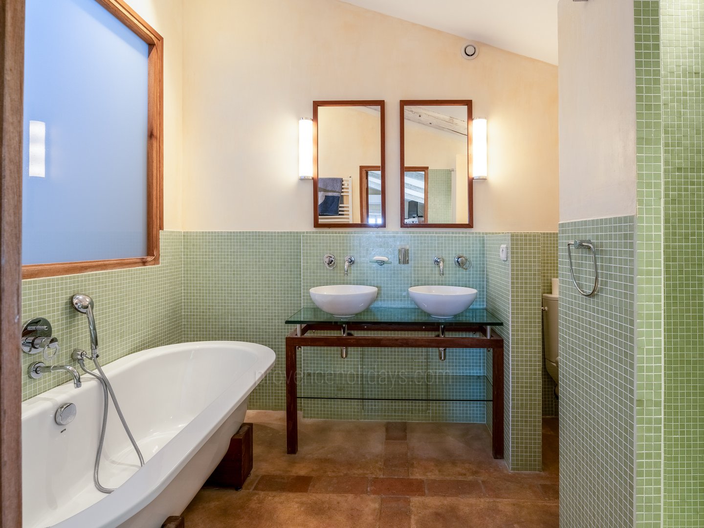 6 - Château de la Roque: Villa: Bathroom