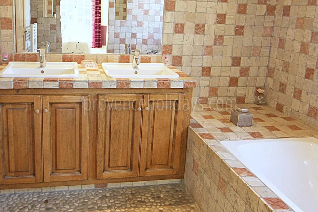 25 - Villa au cœur des vignes à Grimaud: Villa: Bathroom