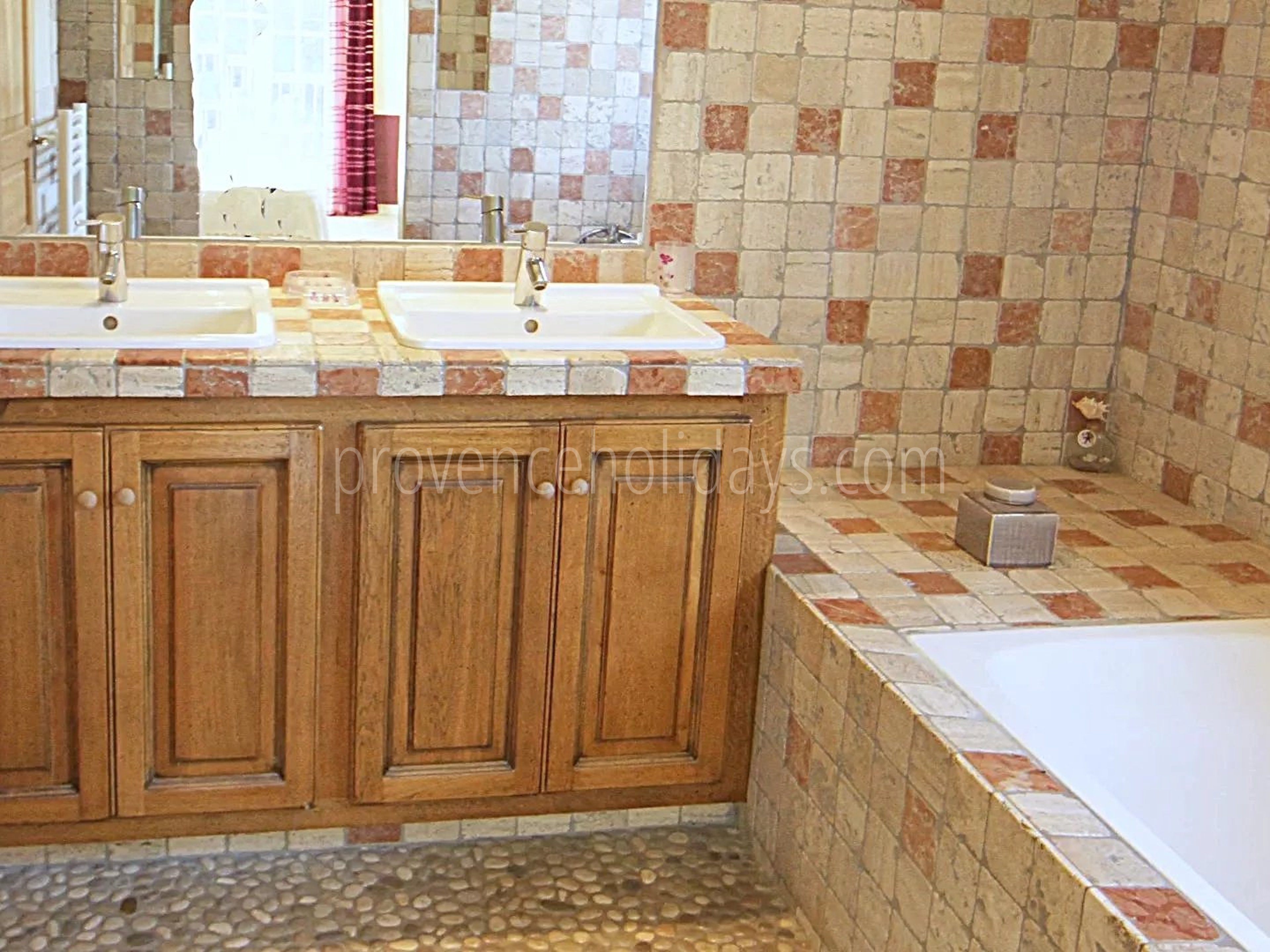 25 - Villa au cœur des vignes à Grimaud: Villa: Bathroom