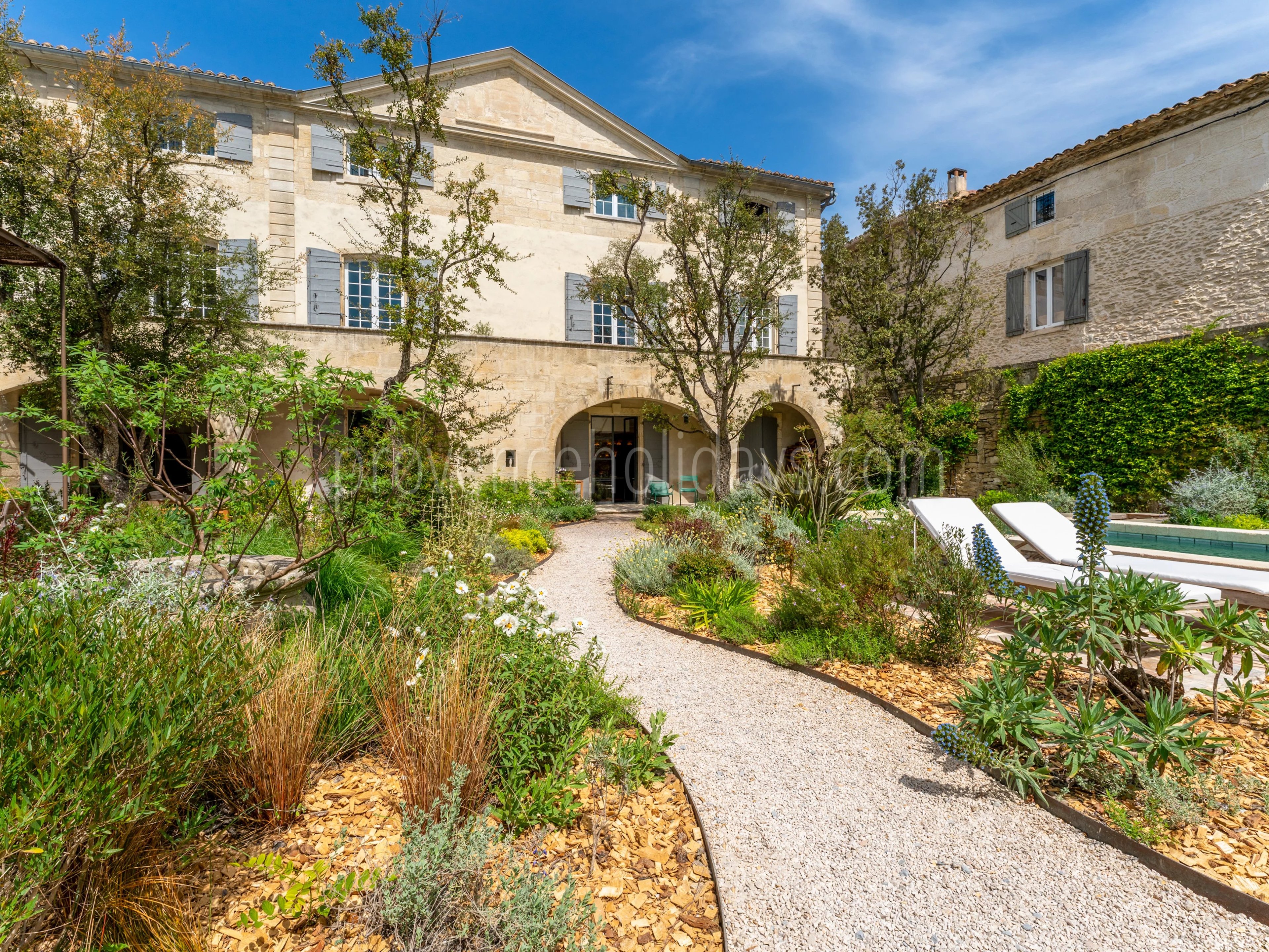 12 - Restored residence in Saint-Rémy-de-Provence: Villa: Exterior