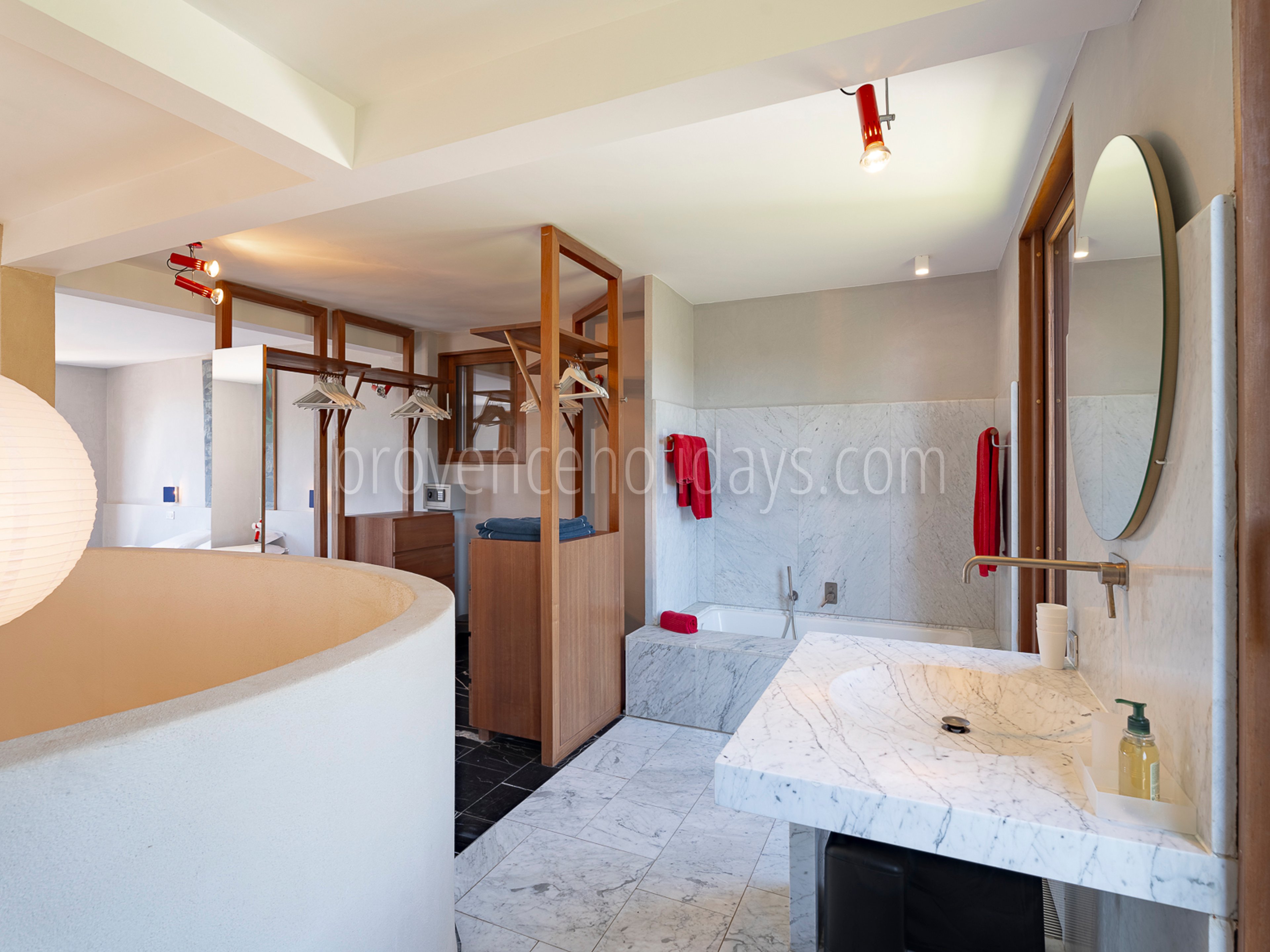 24 - Villa Tahiti: Villa: Bathroom