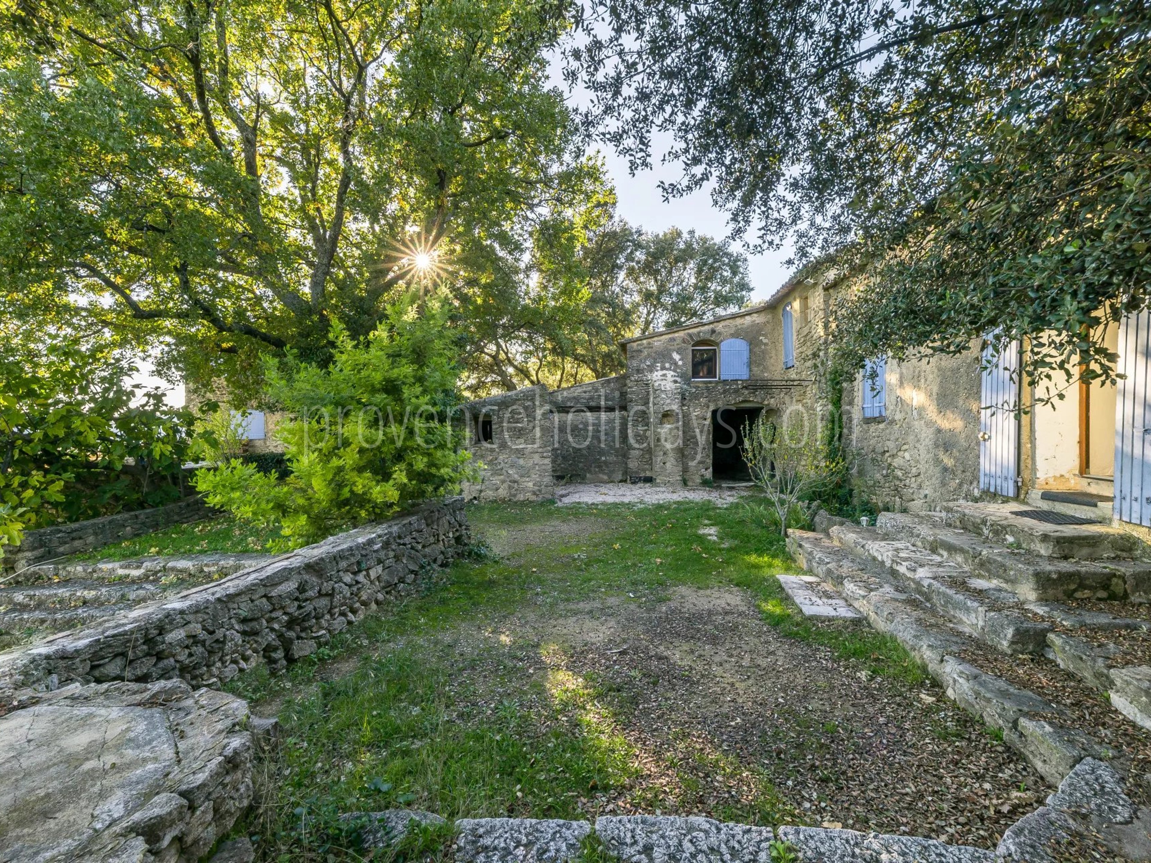Stone property in Cucuron - 10
