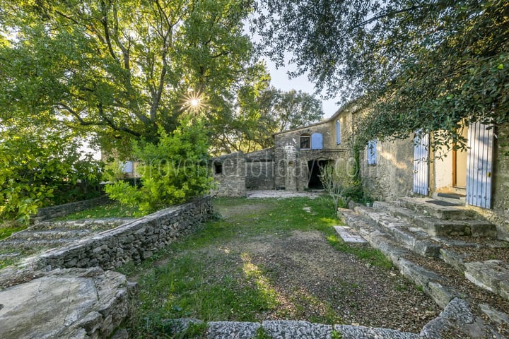 Stone property in Cucuron - 10