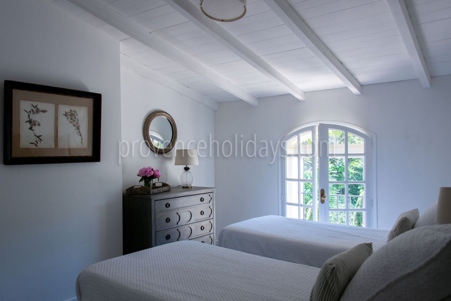 67 - Mas Mouriès: Villa: Bedroom