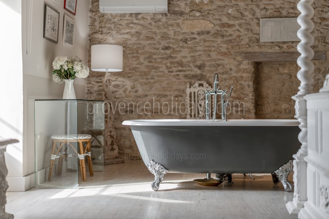 60 - Bastide de la Myrte: Villa: Bathroom