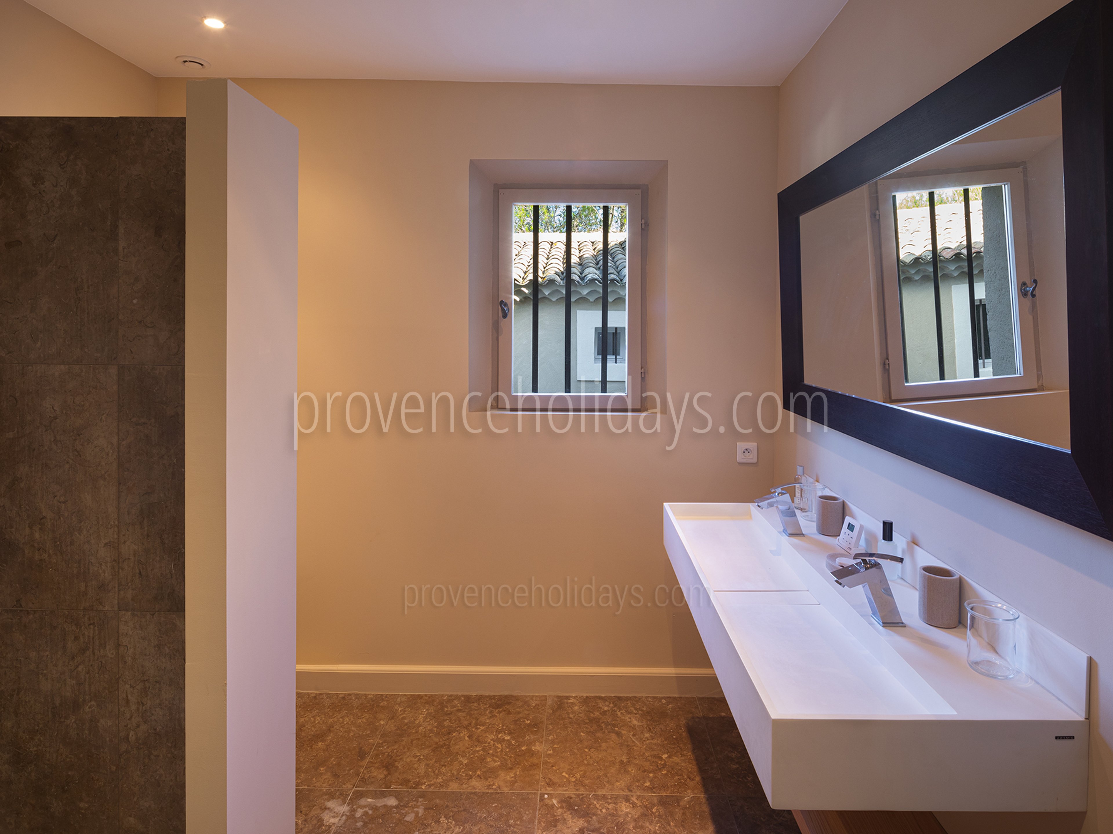 21 - Mas des Aupiho: Villa: Bathroom