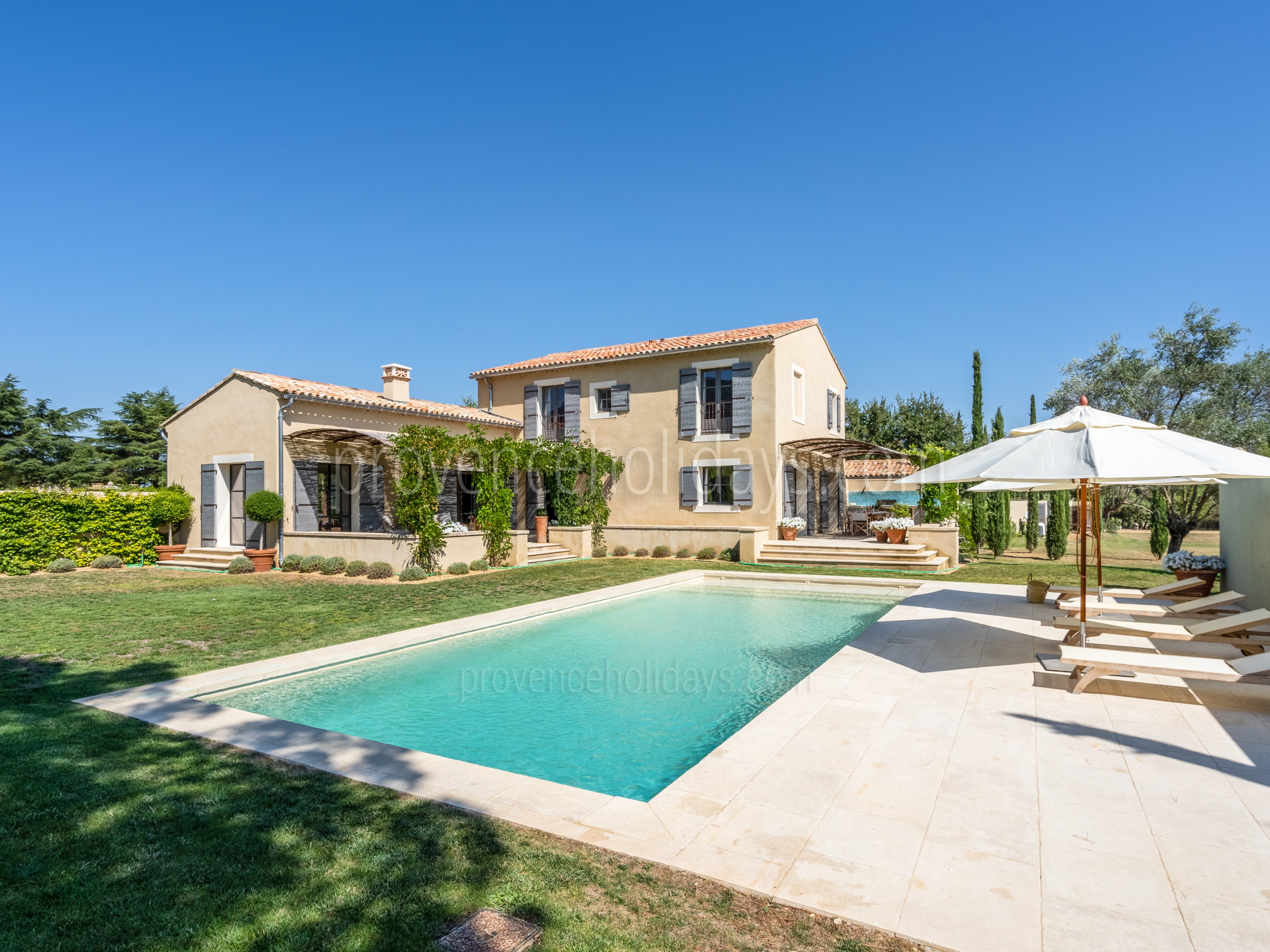 22 - Mas d\'Oppède: Villa: Pool