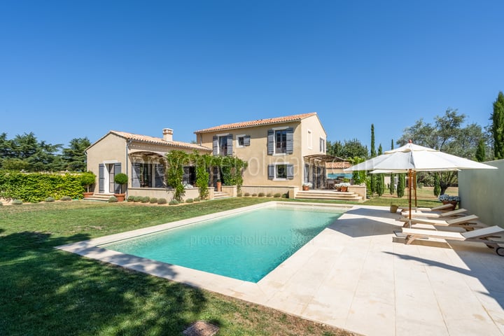 22 - Mas d\'Oppède: Villa: Pool