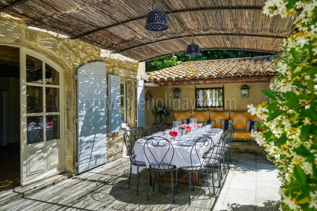 21 - Mas Saint-Andiol: Villa: Exterior