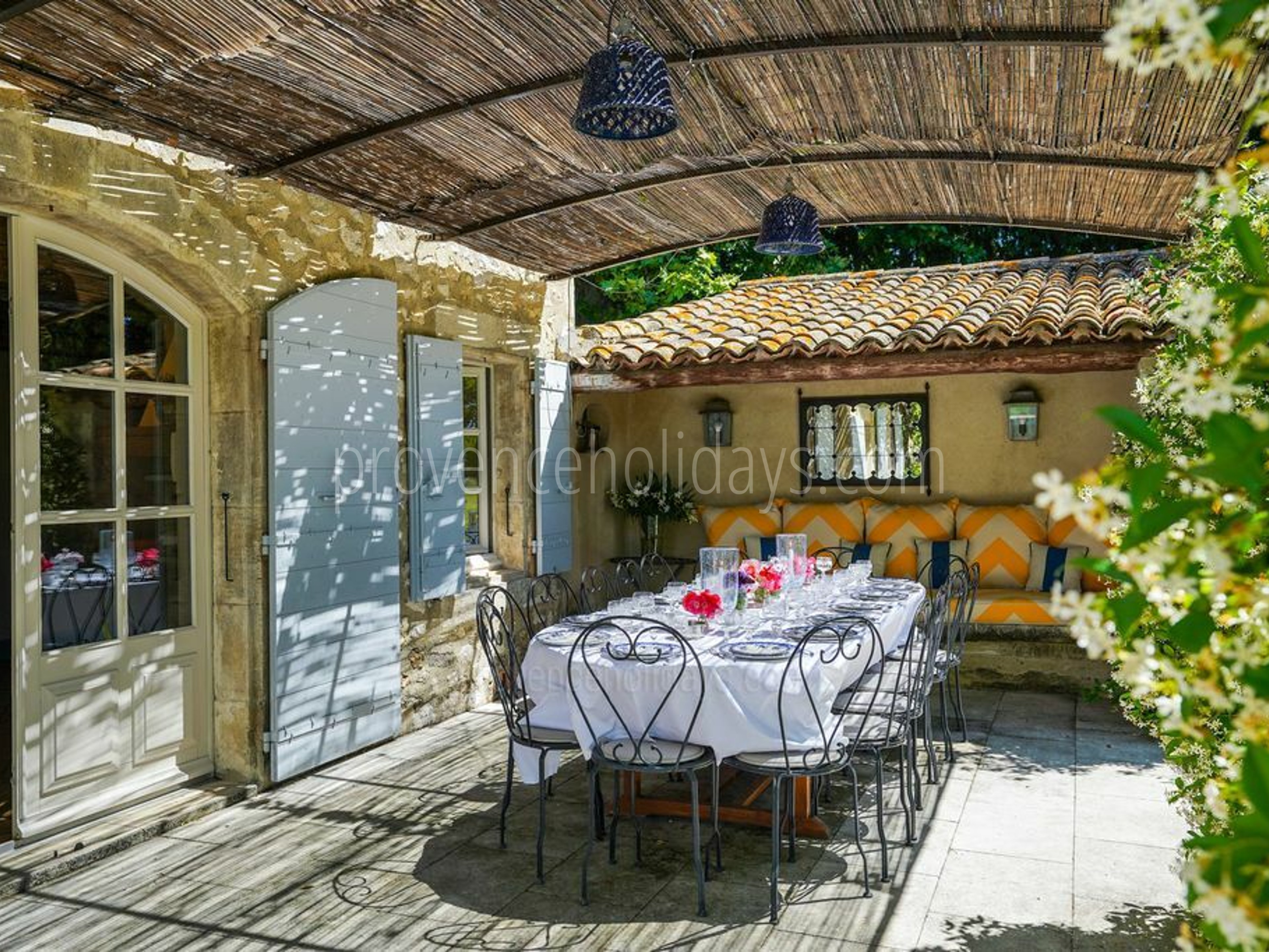 21 - Mas Saint-Andiol: Villa: Exterior