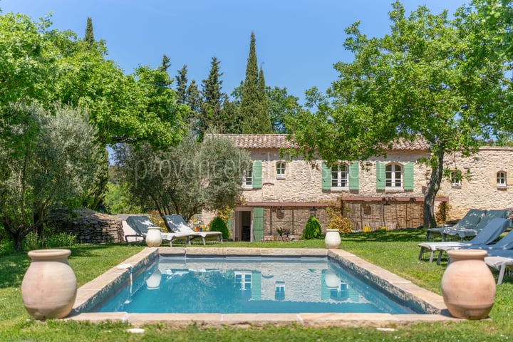 Mooi vakantiehuis met ontworpen interieur in de Luberon