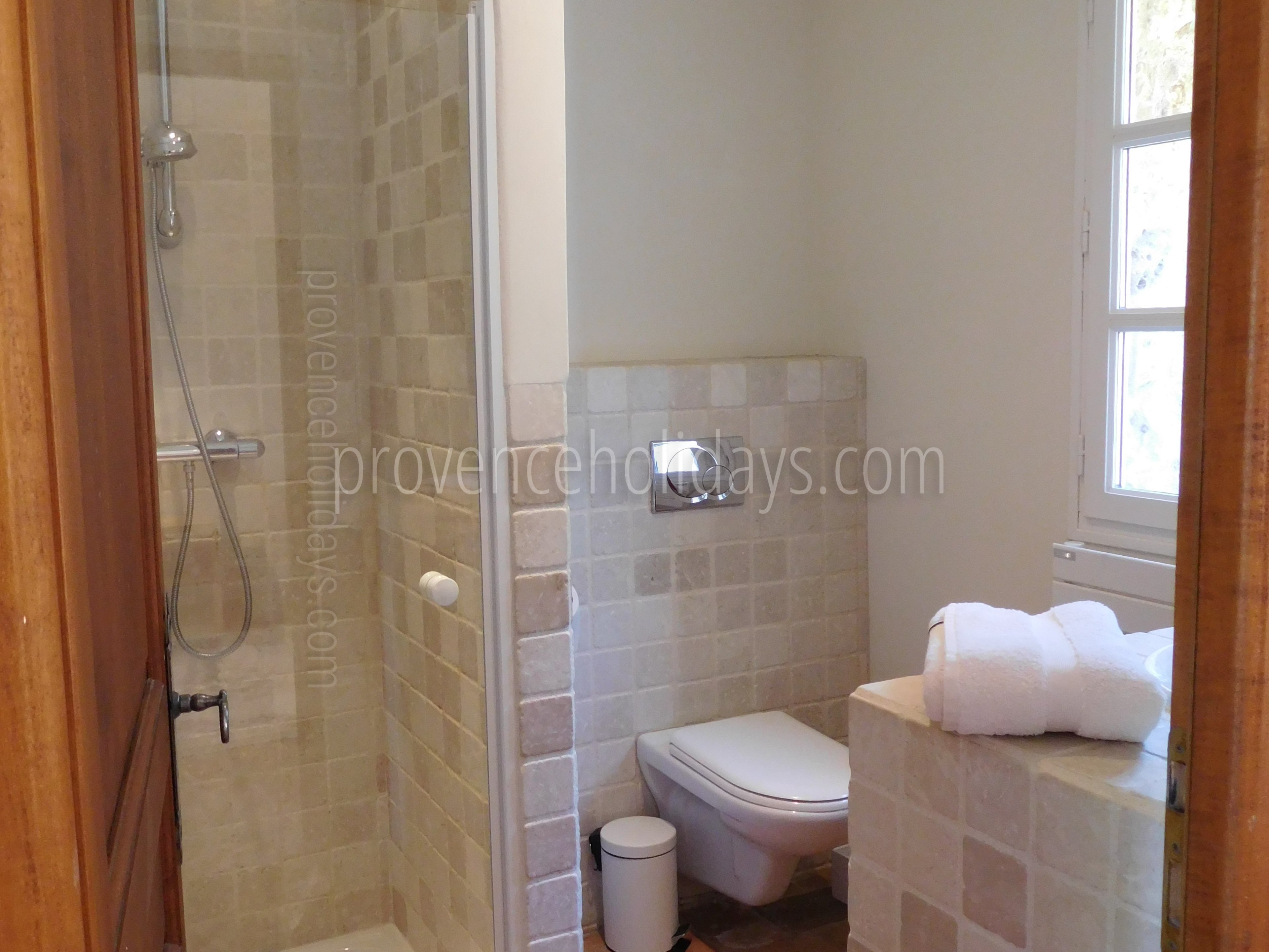 14 - Mas Lorgues: Villa: Bathroom
