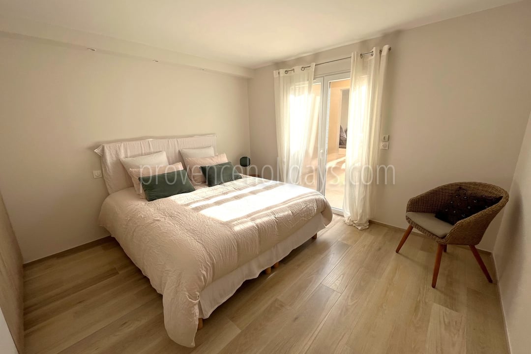 27 - Villa Luminara: Villa: Bedroom