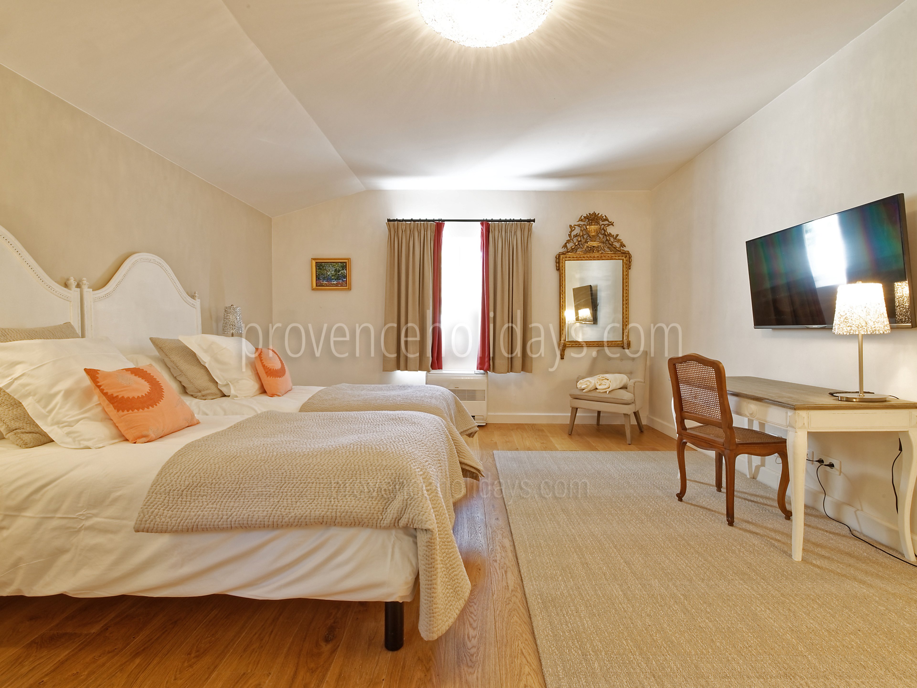 14 - Villa Garrigue: Villa: Bedroom