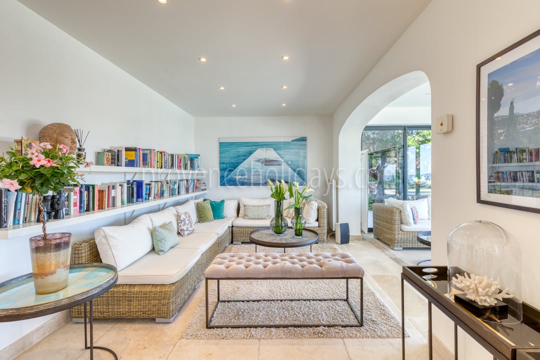 18 - Villa Pearl II: Villa: Interior