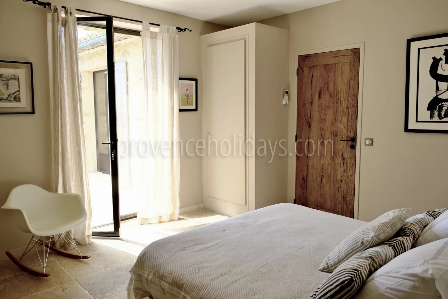 15 - Mas 1850 in Gordes: Villa: Bedroom