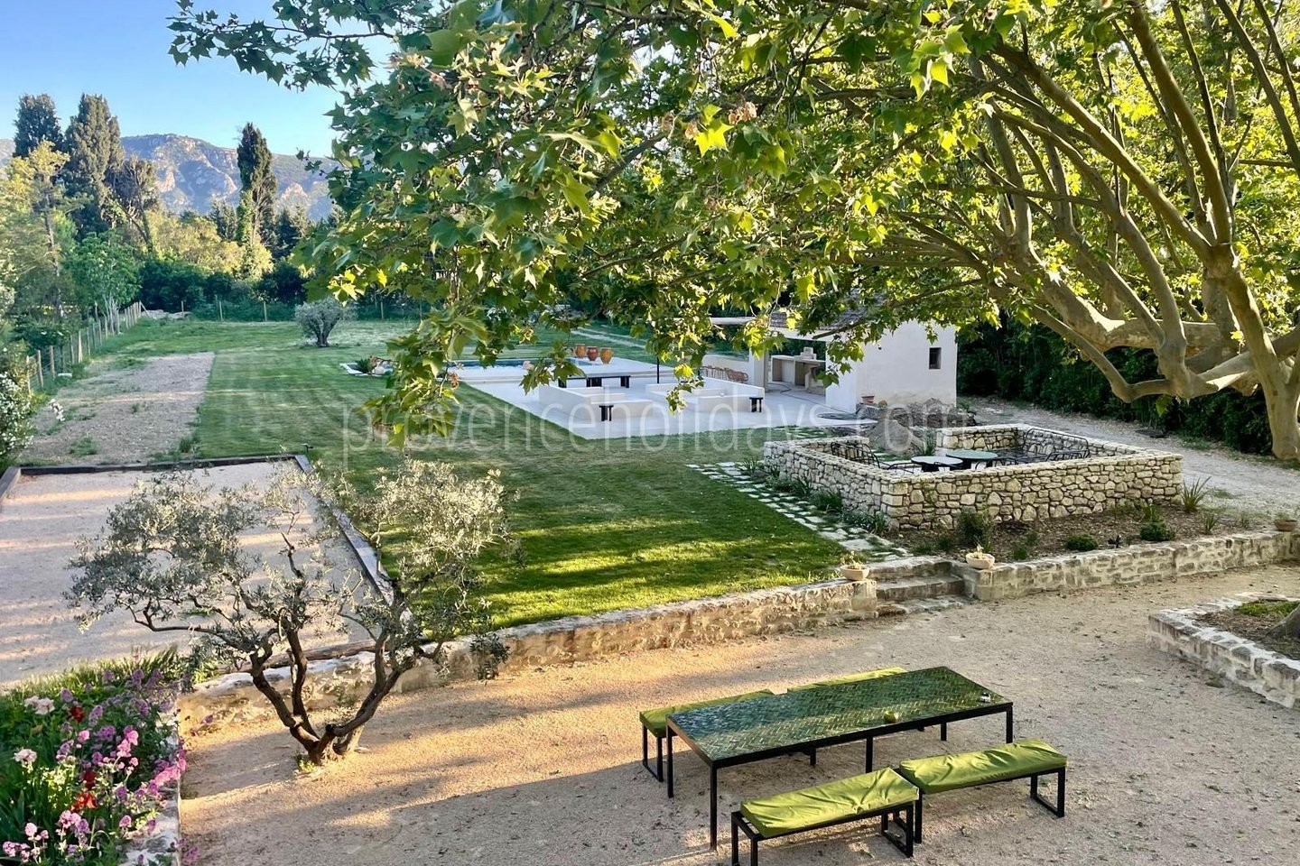 -8 - Domaine du Grand Platane: Villa: Exterior