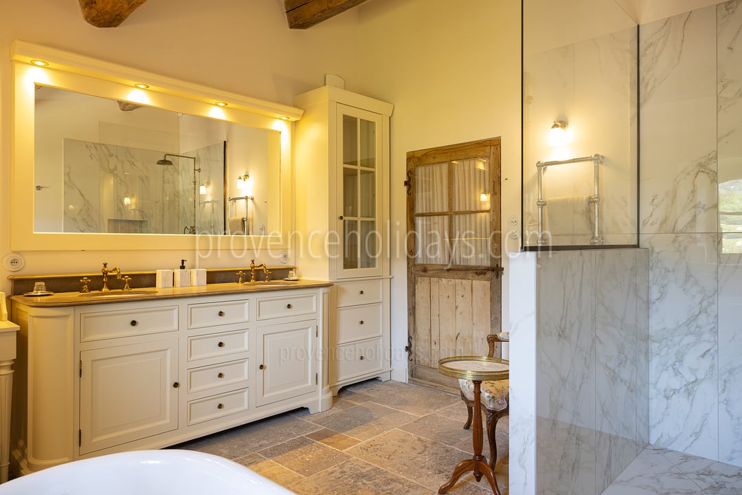 82 - Grand Mas d\'Oppède: Villa: Bathroom