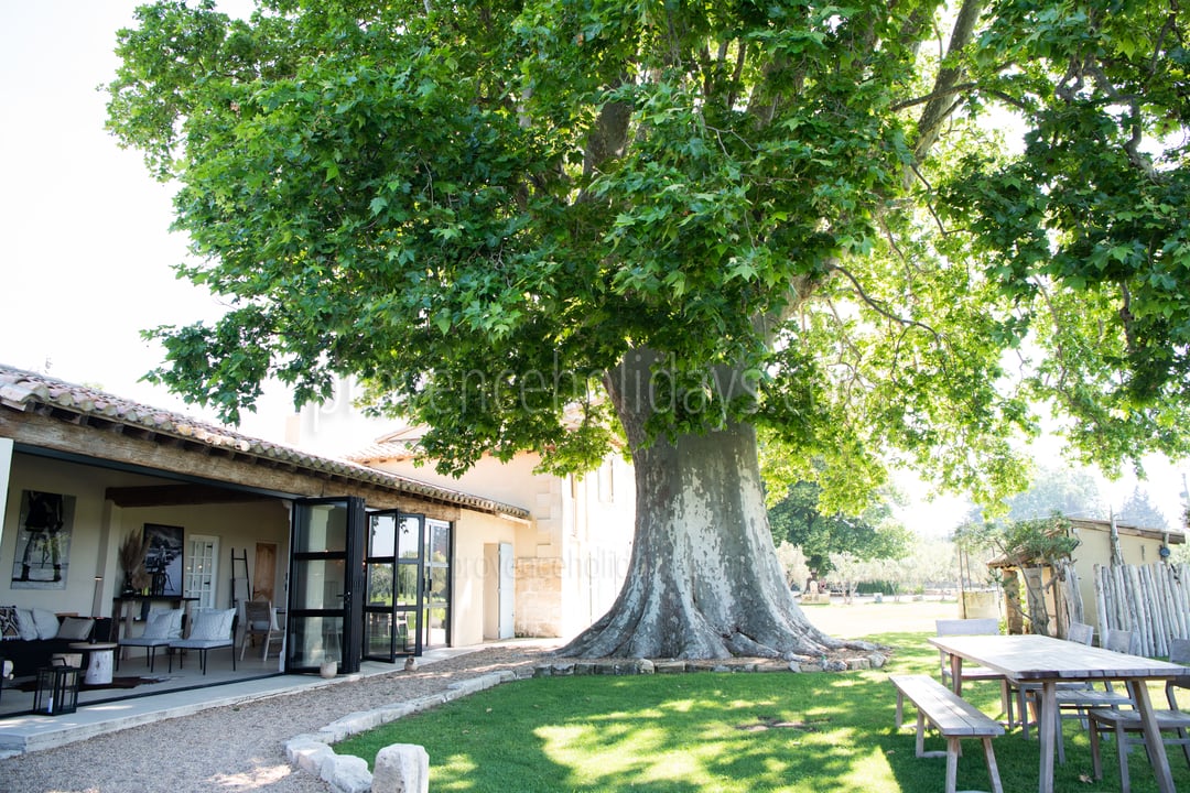 11 - Mas d\'Images: Villa: Exterior
