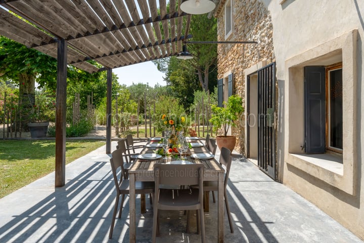 10 - Maison Sarrians: Villa: Exterior
