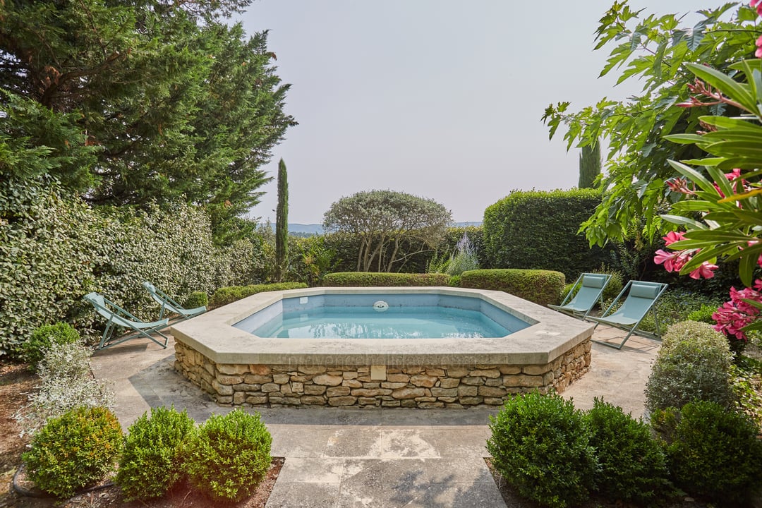 Propriété de charme au cœur d'un village du Luberon - Piscine