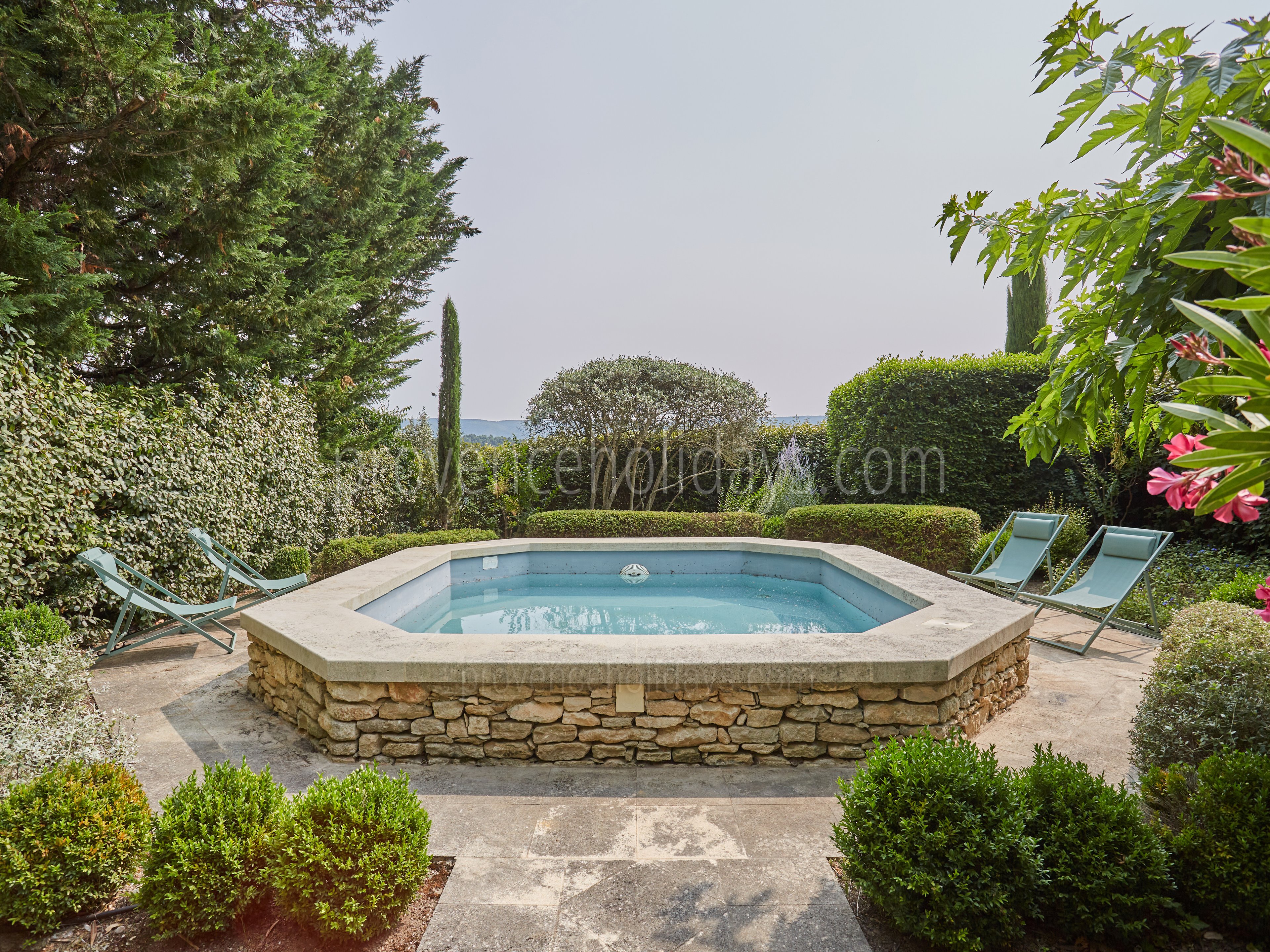 3 - La Maison de Goult: Villa: Pool