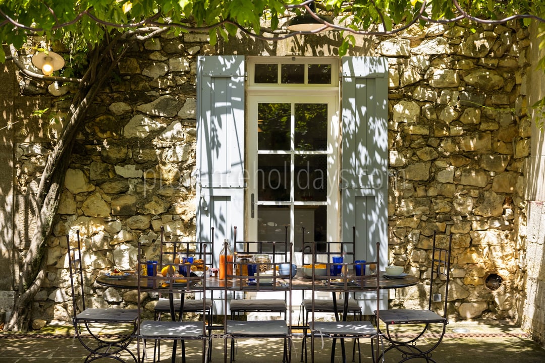 18 - Petite Bastide de Goult: Villa: Exterior
