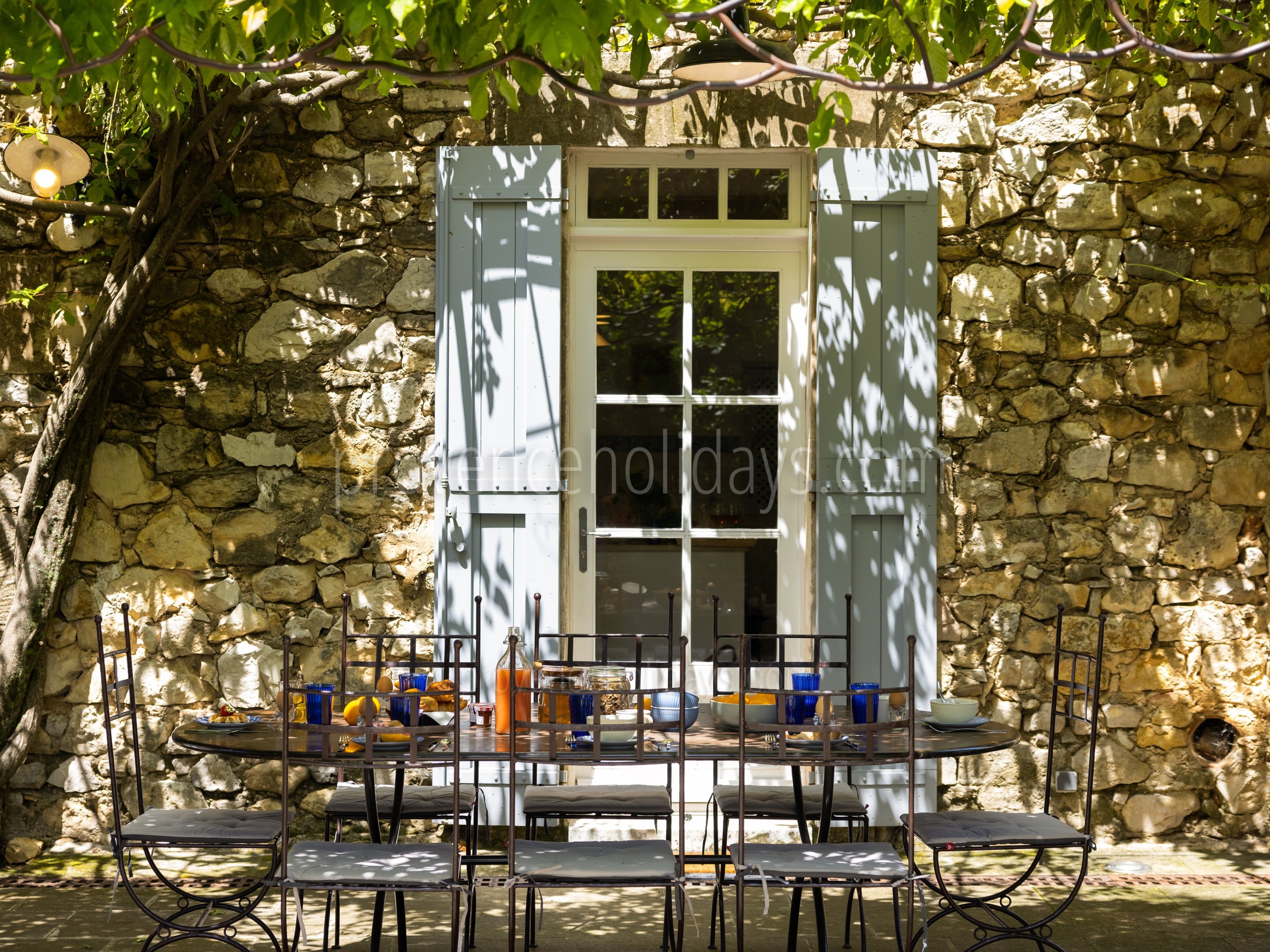 18 - Petite Bastide de Goult: Villa: Exterior
